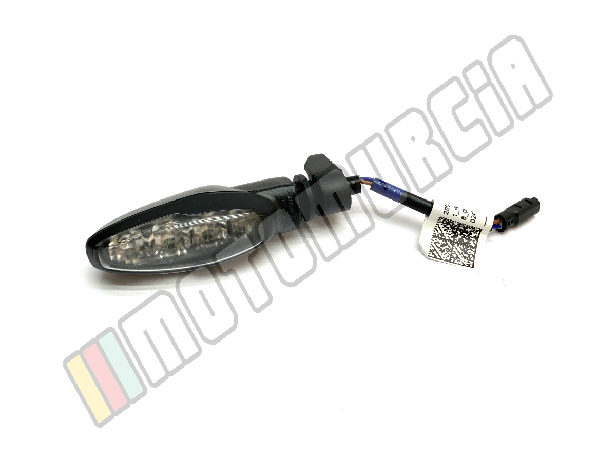 Indicator front right / rear left