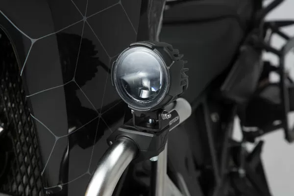 Kit de luces antiniebla SW-Motech EVO con abrazaderas para barras antivuelco